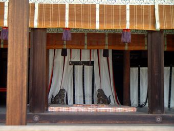 Větší verze po kliknutí. Císařský palác v Kjótu, Japonsko (září 2010)