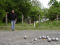 Větší verze po kliknutí. Turnaj v petanque regionálního kola Mistrovství ČR trojic (Vojnův Městec, 6. června 2009)